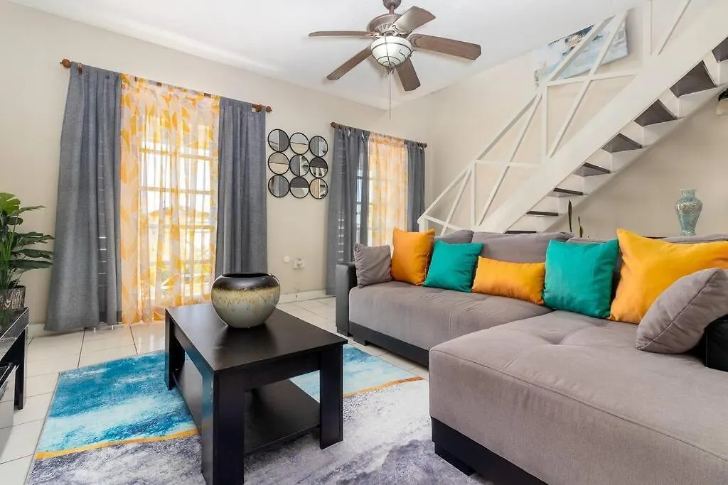 Vacay With Tiffany Apartment Kingston