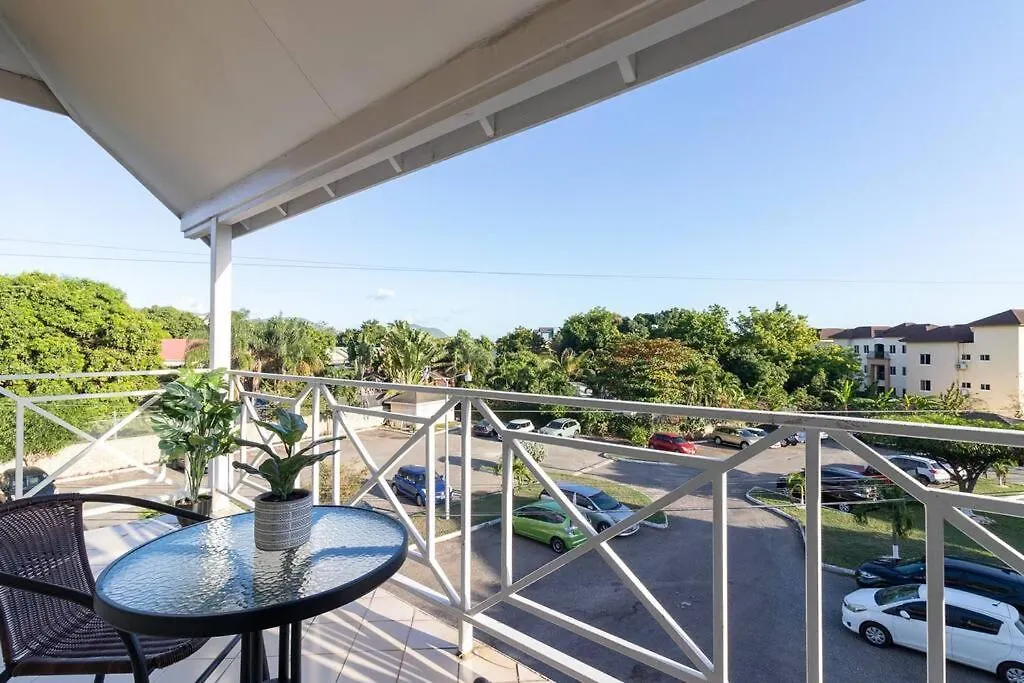 Vacay With Tiffany Apartment Kingston 0*,